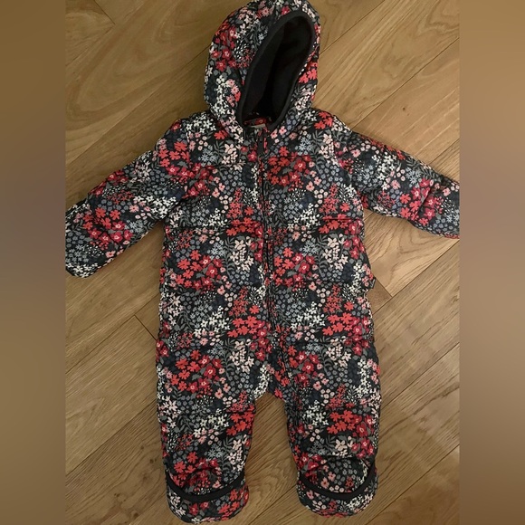 Baby Gap Snowsuit 6-12 months - Picture 1 of 2